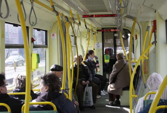 Widział pasażerkę, lecz mimo to odjechał z przystanku?