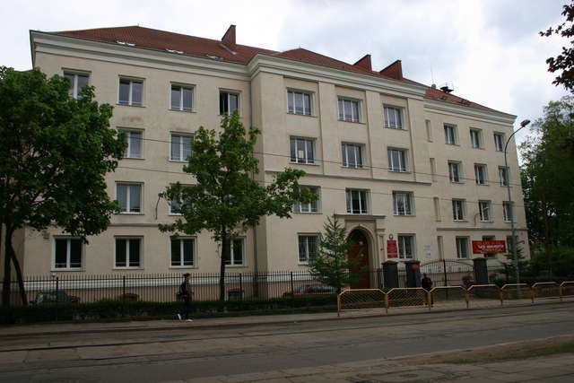 Boisko pod dachem dla licealnej 