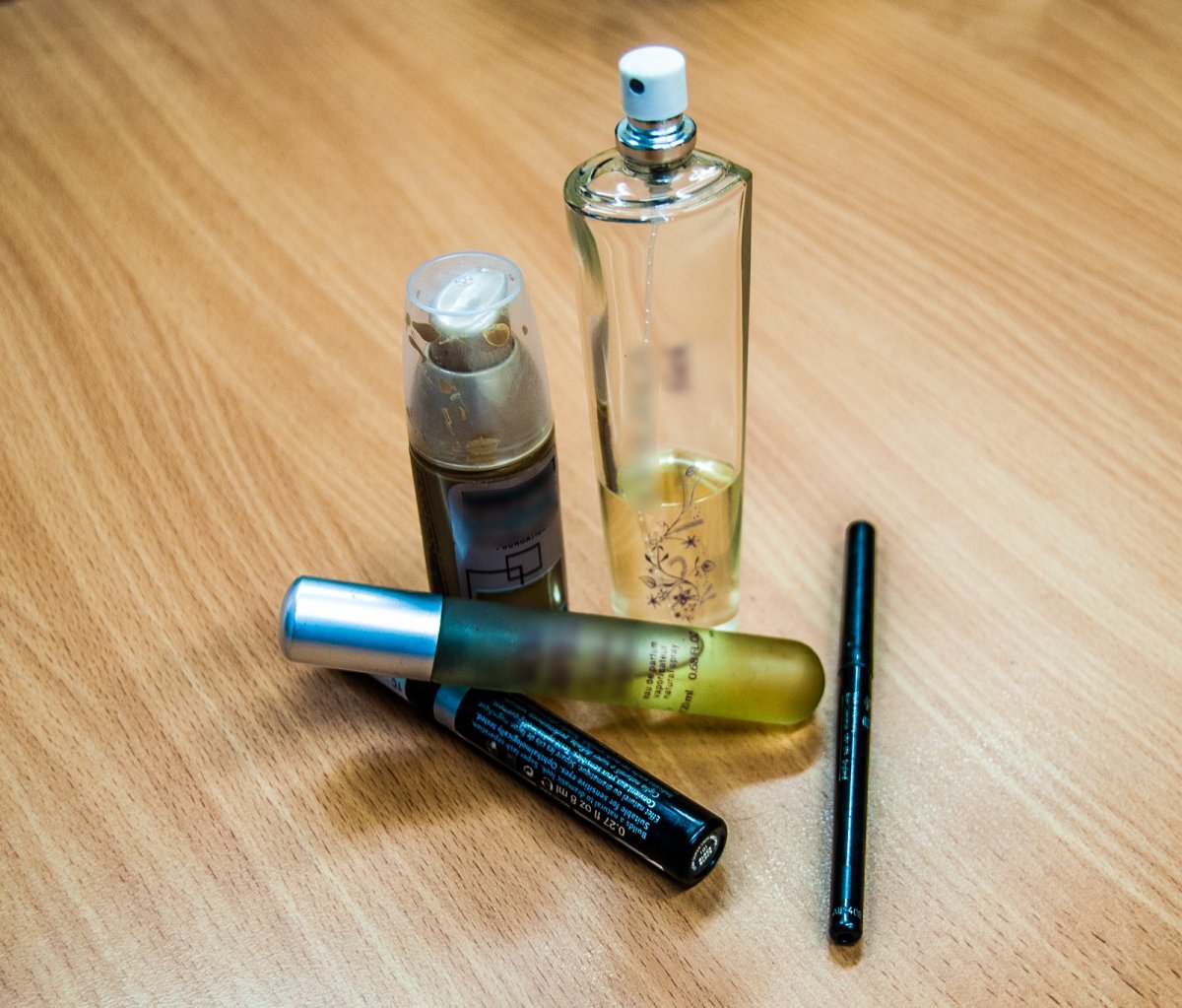 Za 30 butelek perfum może posiedzieć dwa lata