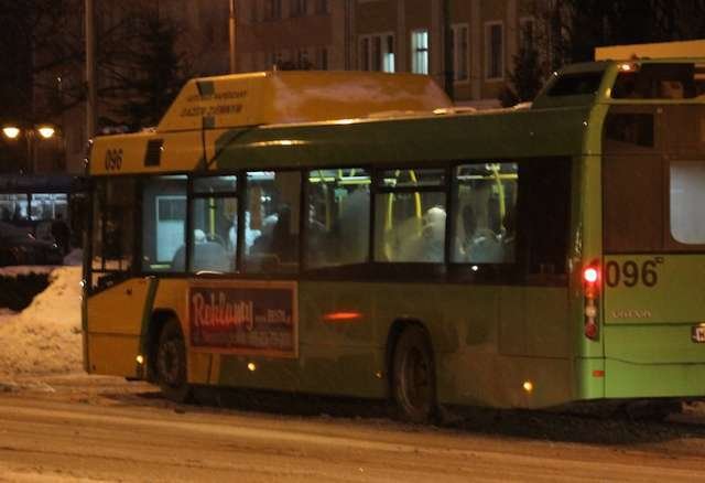 Autobusy nie trzymają się tras, spóźniają się, wyświetlają trasę po czesku