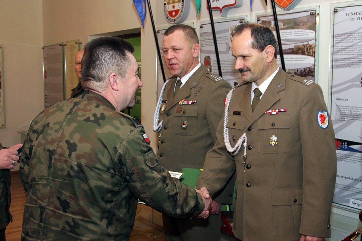 Pożegnali się z wojskowymi mundurami