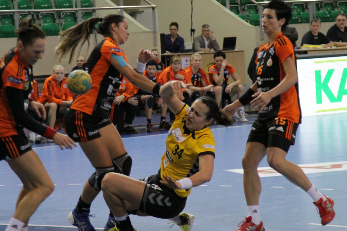 Superliga piłkarek ręcznych. Start zagra w niedzielę w Koszalinie