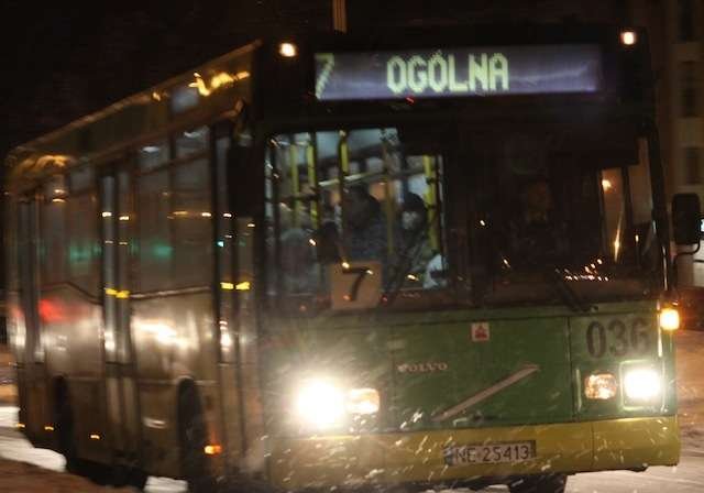 Uwaga pasażerowie i kierowcy! Zmiany w komunikacji