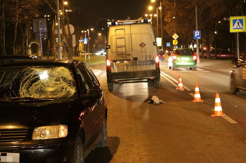 Śmiertelny wypadek na przejściu. Kierująca miała blisko 1 promil