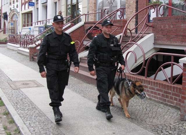 100 zł za 8 godzin służby dodatkowych policjantów