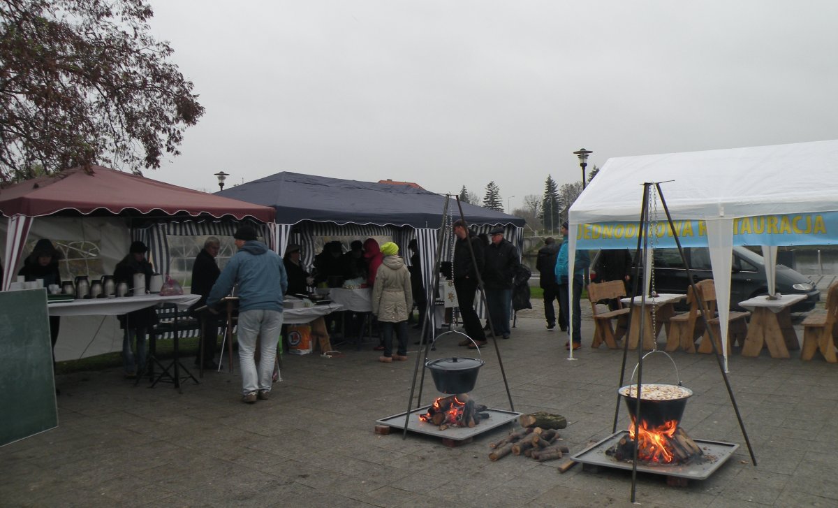 Jednodniowa restauracja czeka na bulwarze
