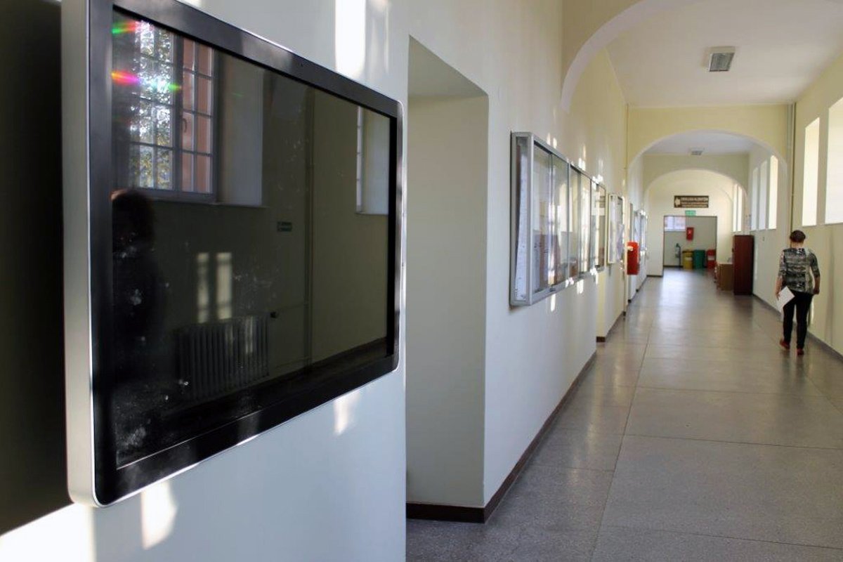 Stawiają na elektronikę, papier odchodzi do przeszłości