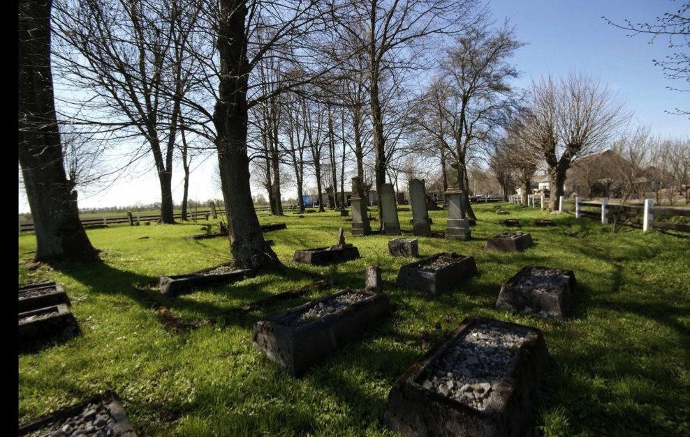  Na dawnych cmentarzach też zapłoną znicze