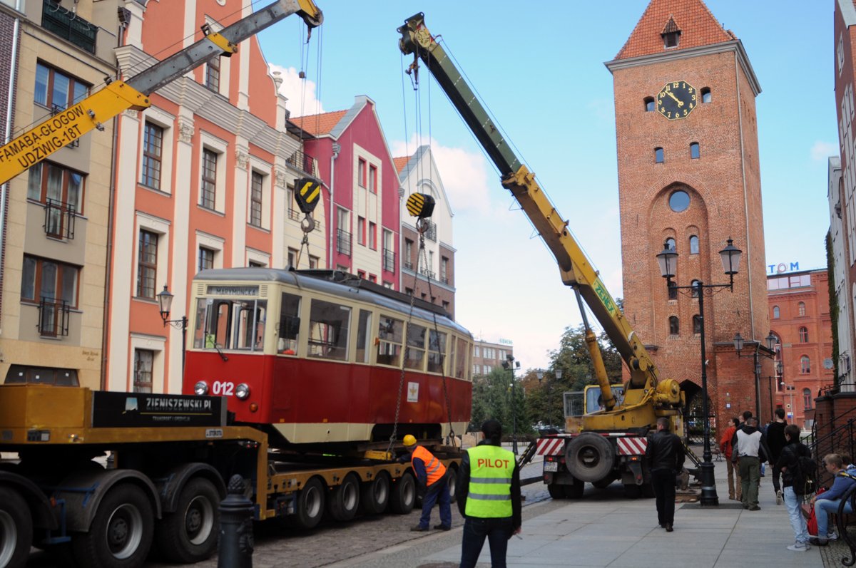 Zabytkowy tramwaj wrócił na odpoczynek do zajezdni  