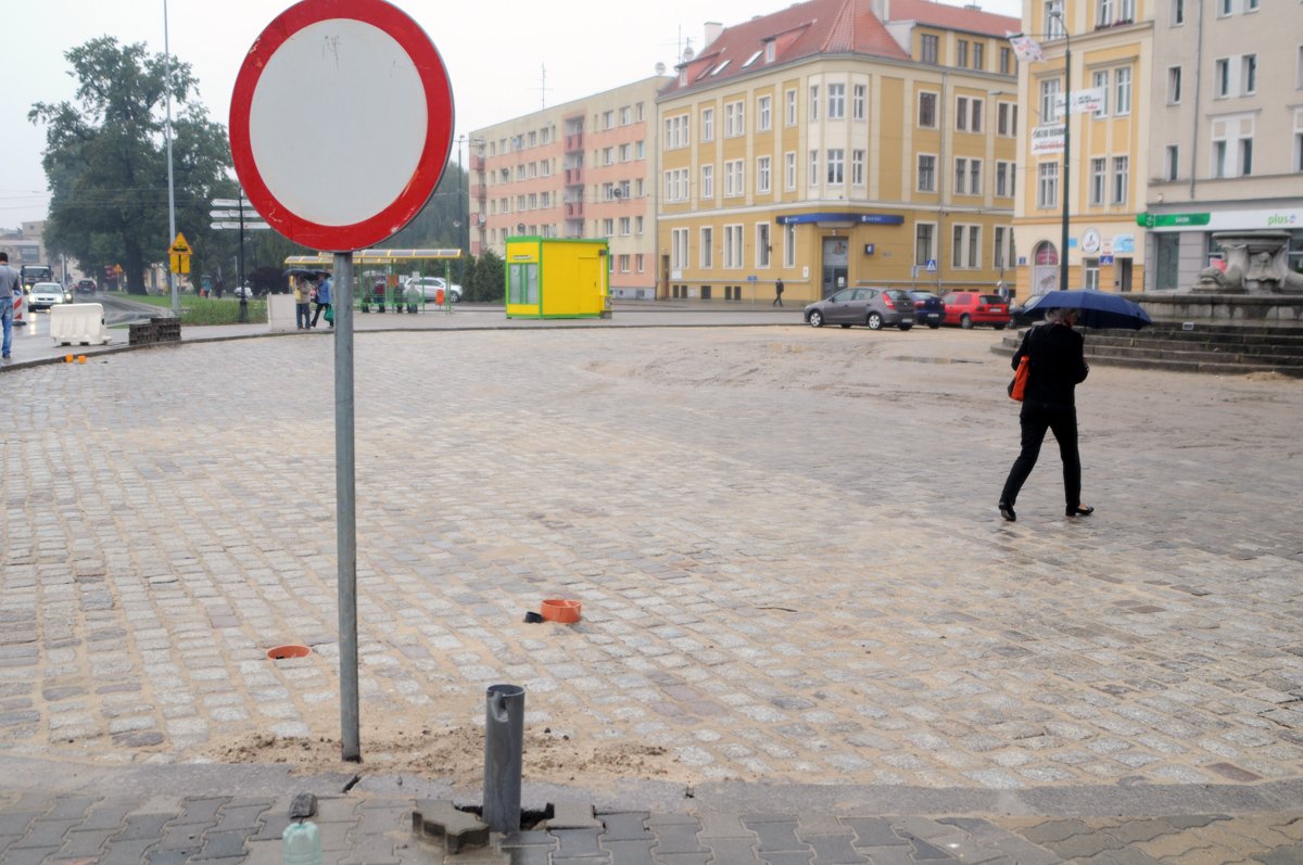 Plac Słowiański nie dla samochodów