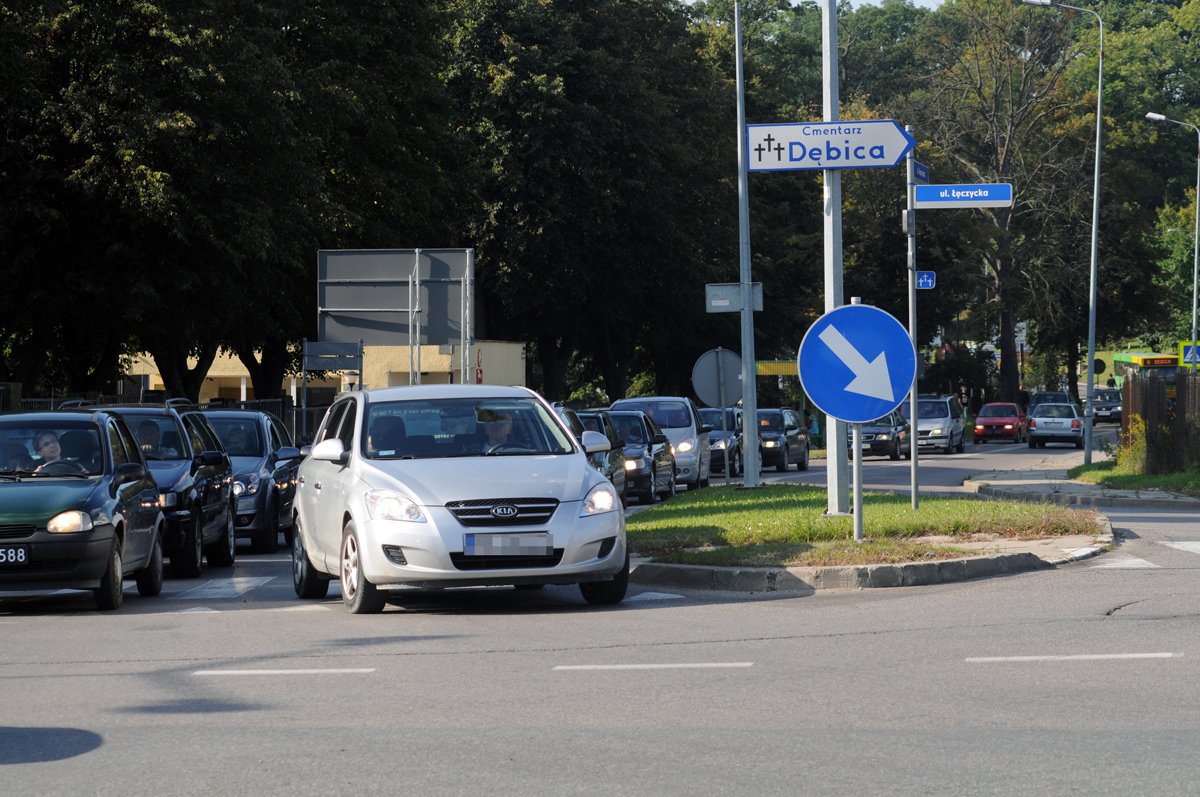 Propozycja: niebezpieczne skrzyżowanie zamienić w rondo