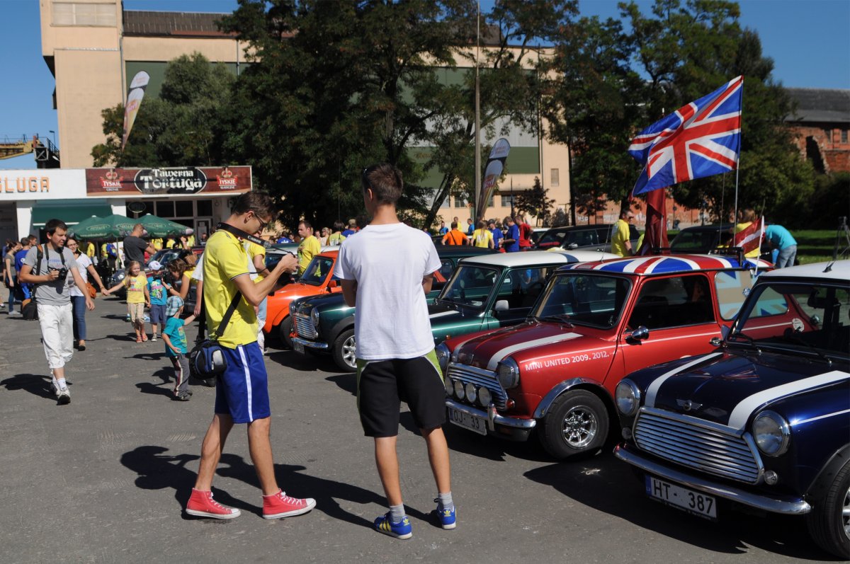 Zlot samochodów Mini Morris 