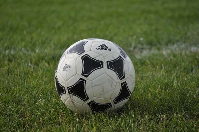 Trzy oferty na place sportowe przy Mazurskiej