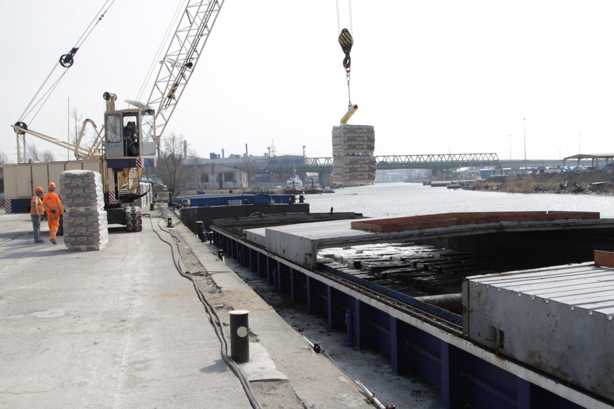 Przez błąd urzędnika port bez odpraw fitosanitarnych
