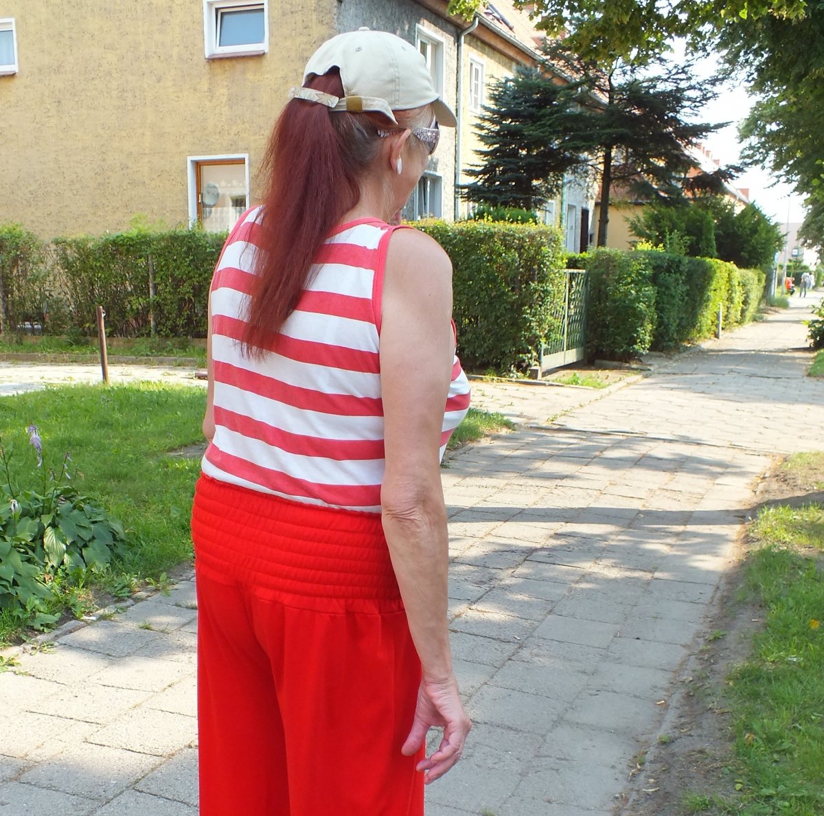 Domaga się odszkodowania za upadek na nierównym chodniku