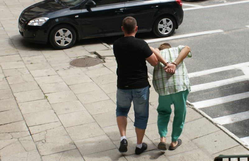Skatowali 36-latka. Resztę życia może spędzić na wózku