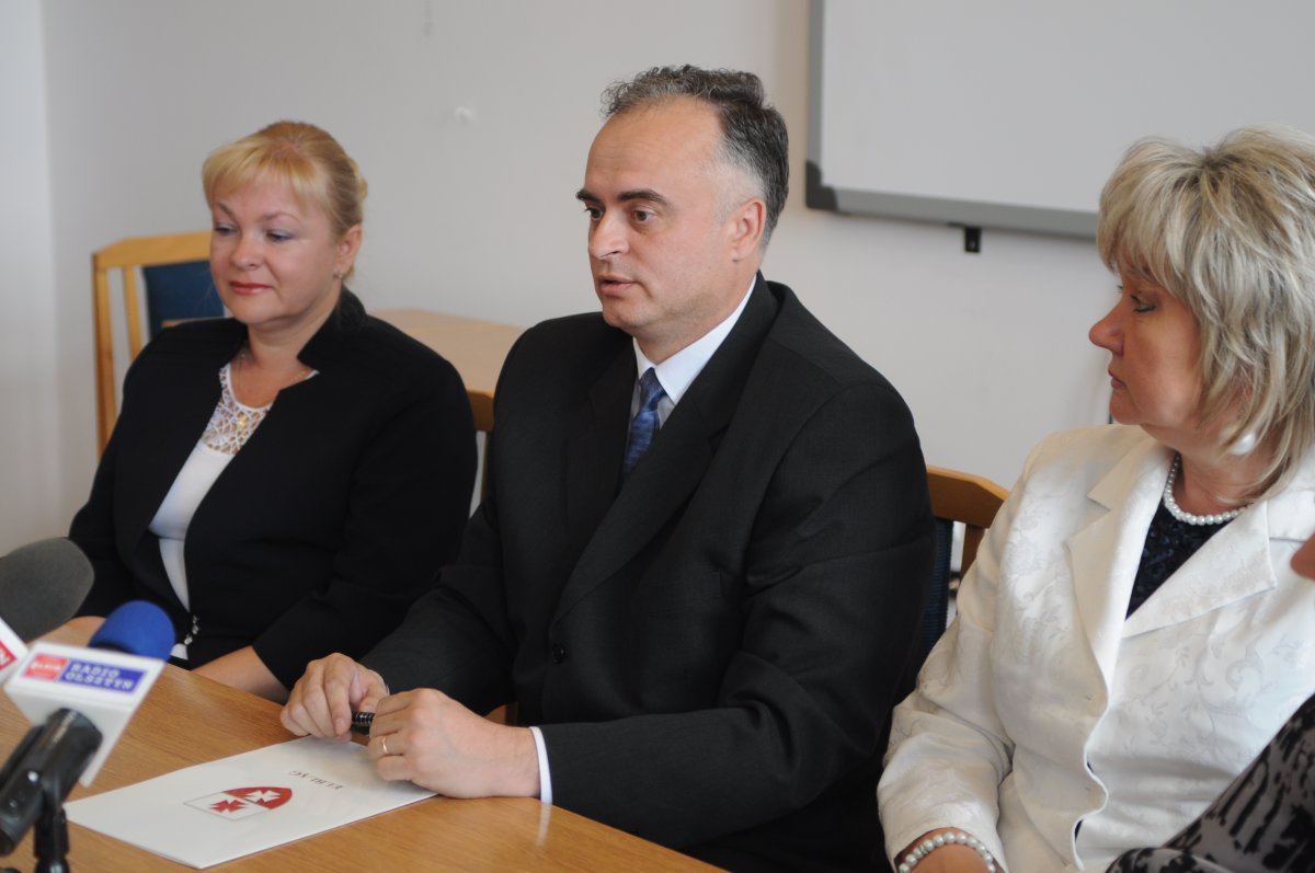 PiS zaprasza do stolika