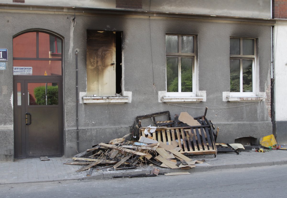 Pożar w mieszkaniu ośmioosobowej rodziny 