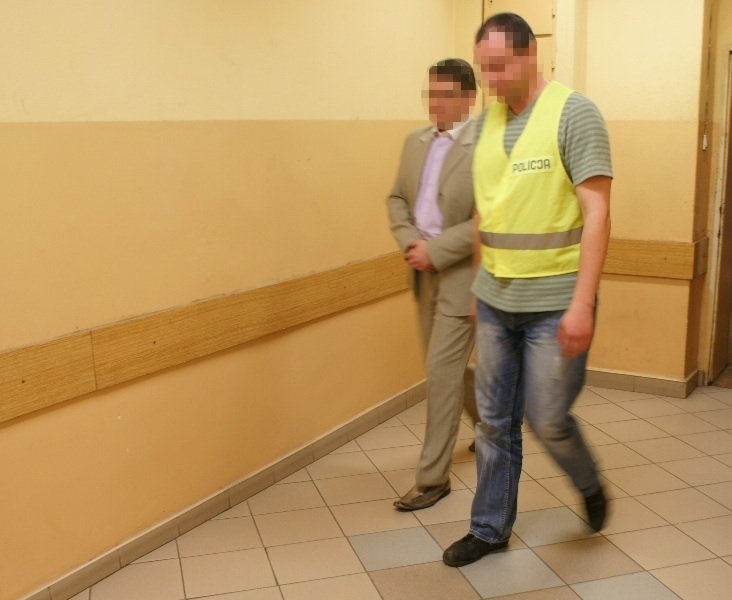 Dyrektor banku przywłaszczył z konta klientki 700 tysięcy