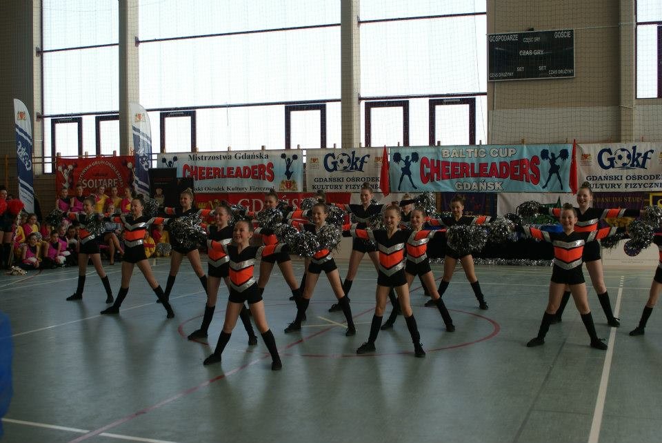 Elbląskie cheerleadereki na castingu do 