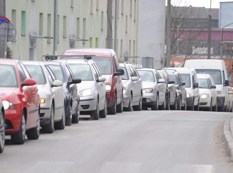 Wielkie wyzwanie dla kierowców na małym skrzyżowaniu