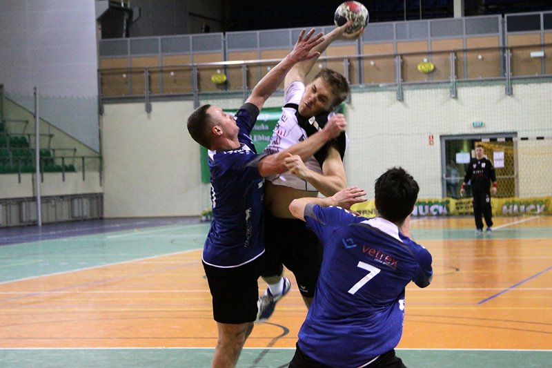 I liga piłkarzy ręcznych. Meble Wójcik Elbląg – Sokół Kościerzyna 22:24