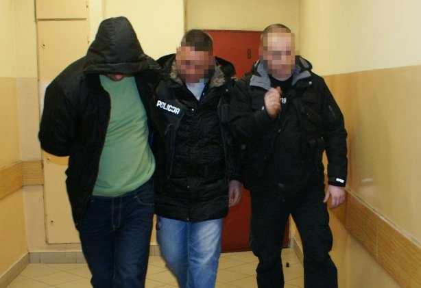 Zatrzymano podejrzanego o ugodzenie nożem 19-latka. Film!