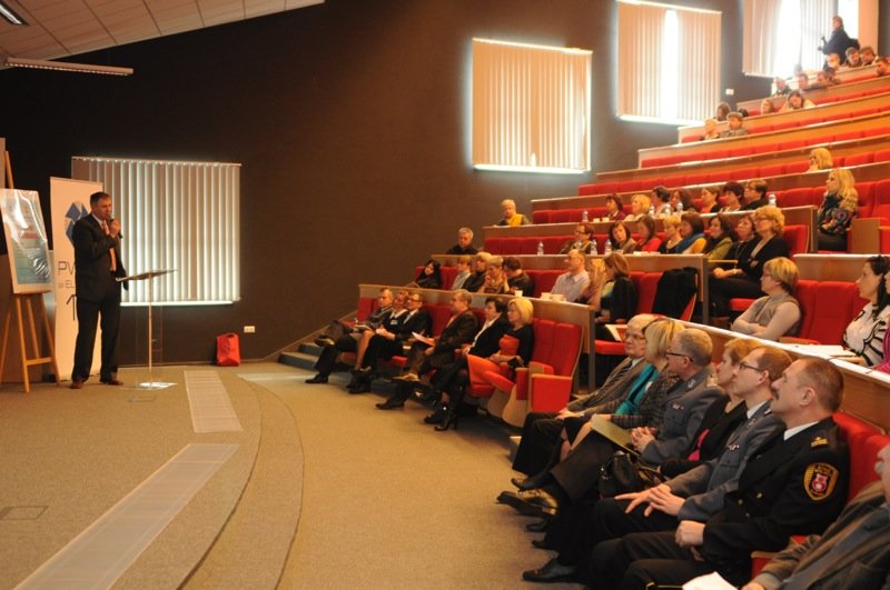 W pułapce uzależnień. Konferencja metodyczna w PWSZ