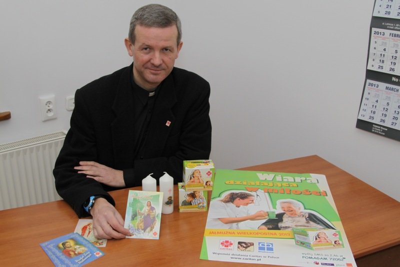 Wielkopostna jałmużna i świece miłosierdzia