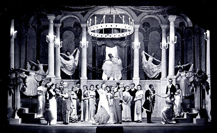 Życie teatralne rozpoczęło się w Elblągu w połowie XVI wieku