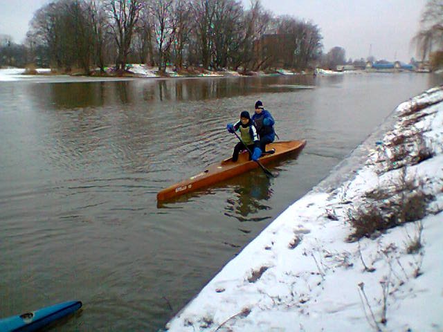 Kajakarze przełamali pierwsze lody