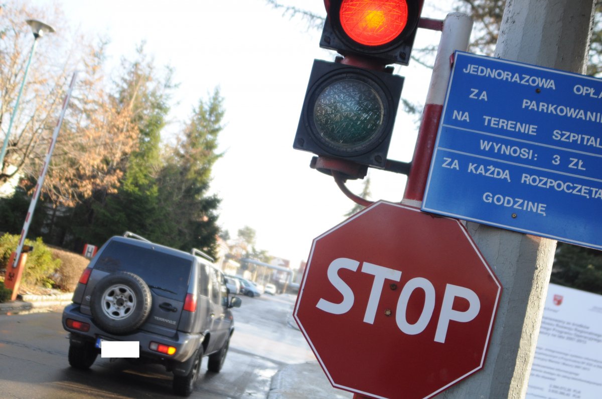 Postój przed szpitalem nie na kieszeń pacjenta