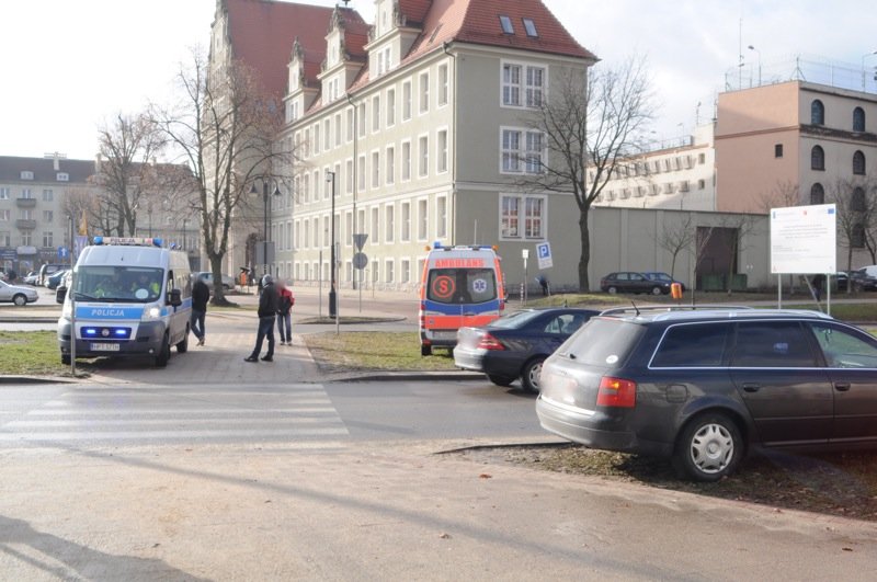 Potrącenie kobiety na pasach na ul. Grota-Roweckiego