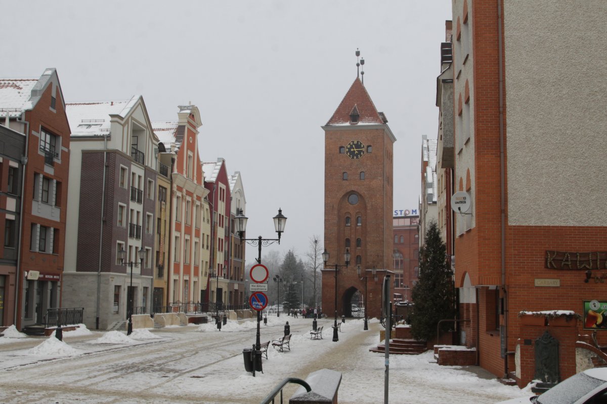  Brama Targowa zimą nie dla turystów  