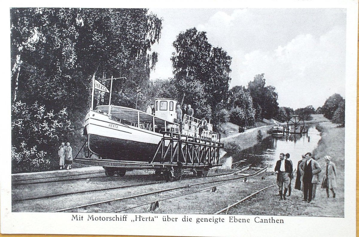 W Kawiarence Historycznej Clio o kanale