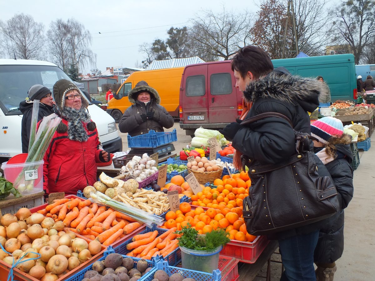 Tuż przed świętami na targowisku 