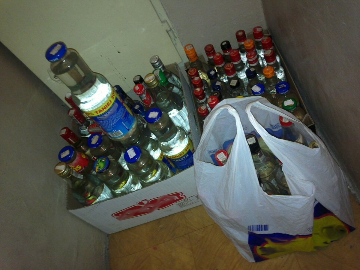 Policjanci zlikwidowali alkoholową melinę