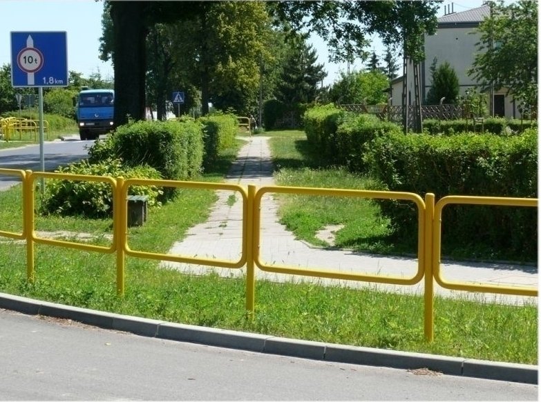 Nowy chodnik i ścieżka rowerowa  