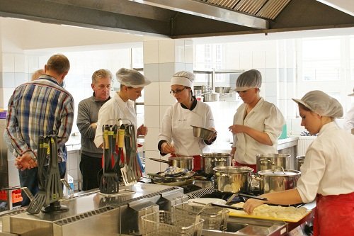 Nowy model kształcenia zawodowego w branży gastronomiczno-hotelarskiej
