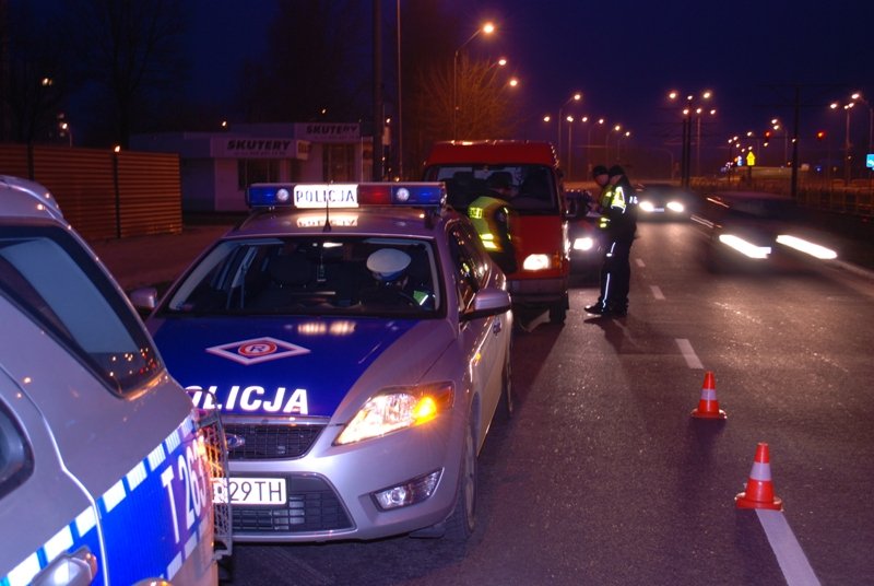 Skontrolowali blisko 500 kierowców. Czterech na podwójnym gazie