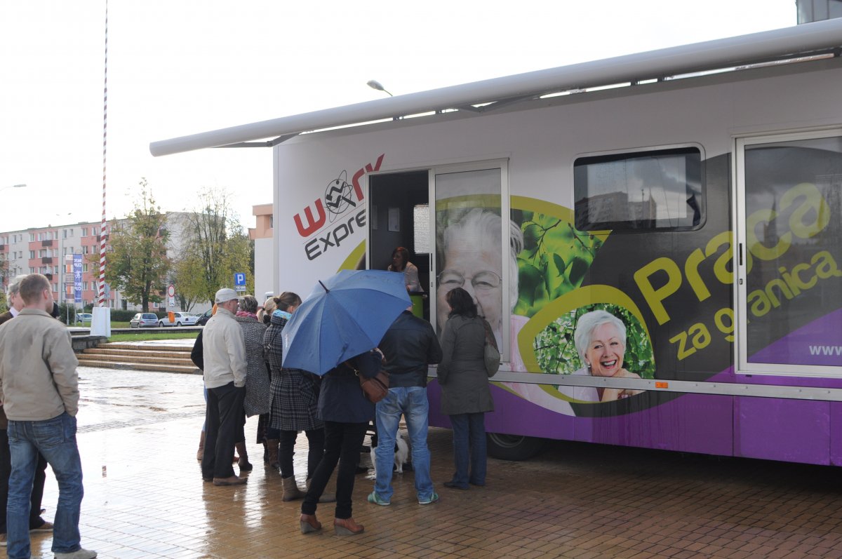 Autobus do pracy za granicą. 