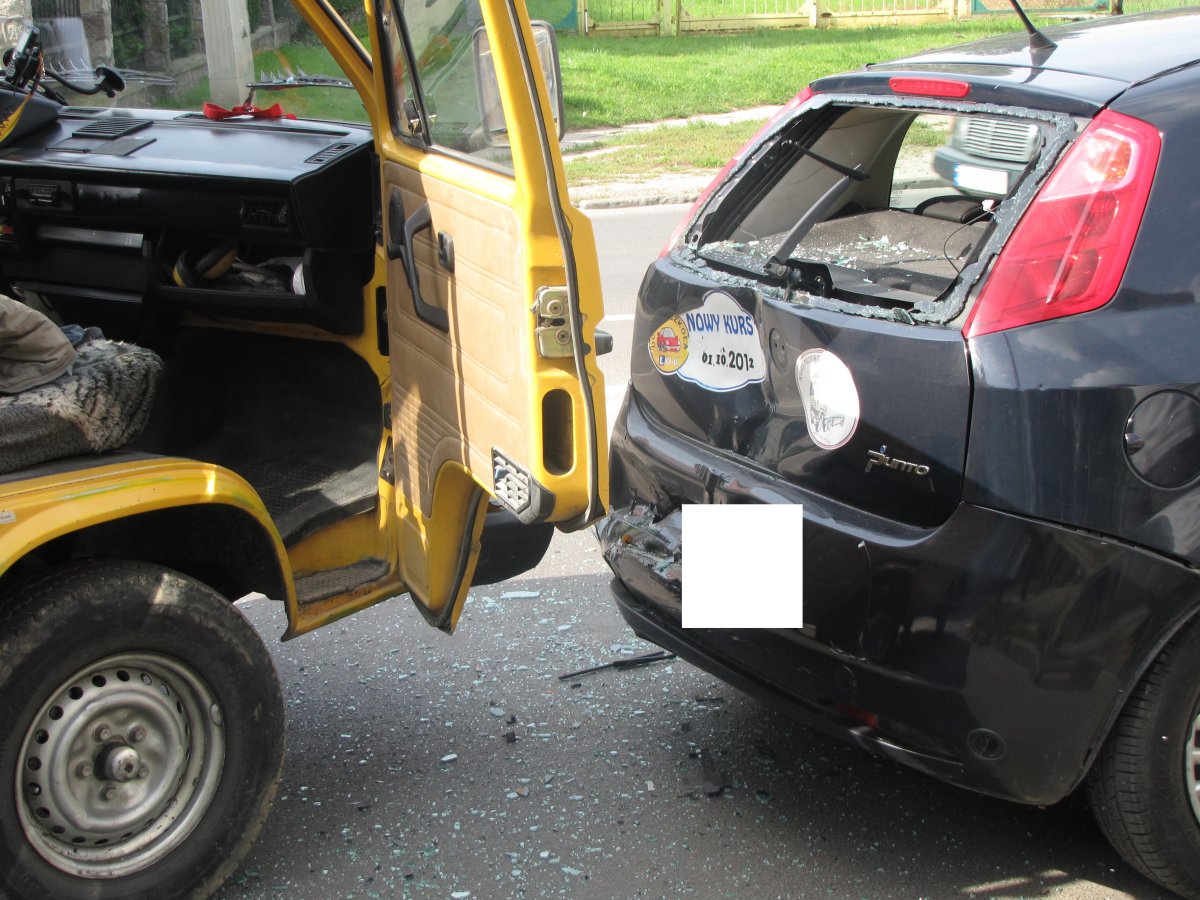 Kolizja nauki jazdy i dostawczego volkswagena