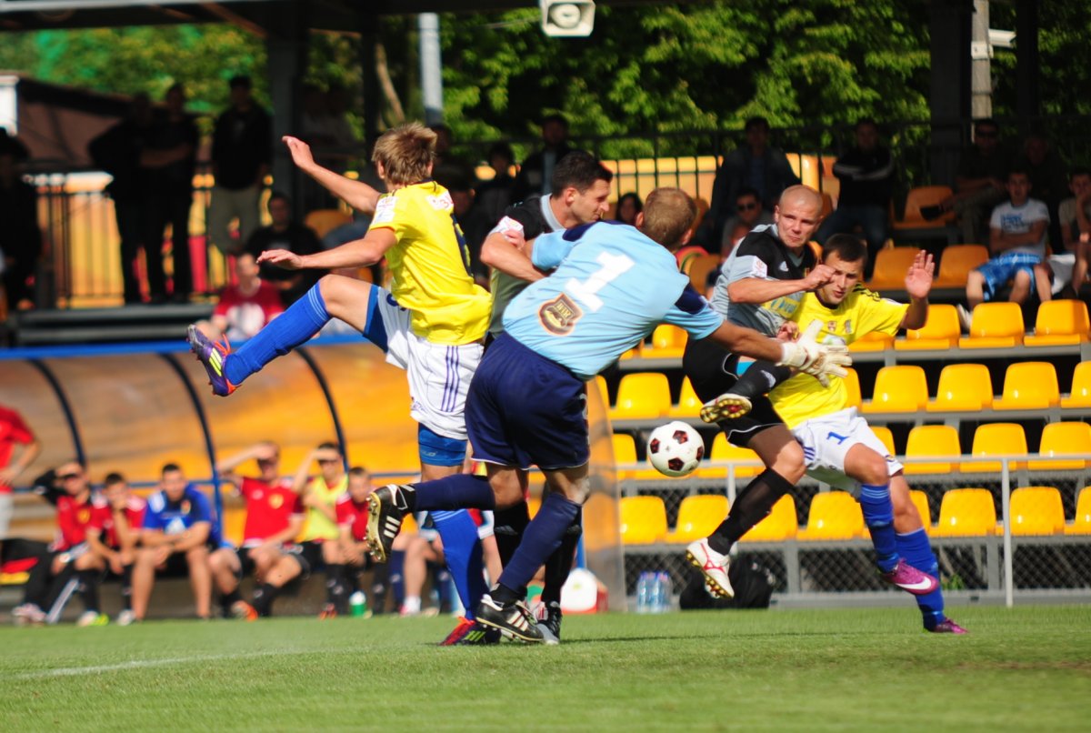 Sensacja w Elblągu. Olimpia przegrała ze Świtem 0:1. FILM!
