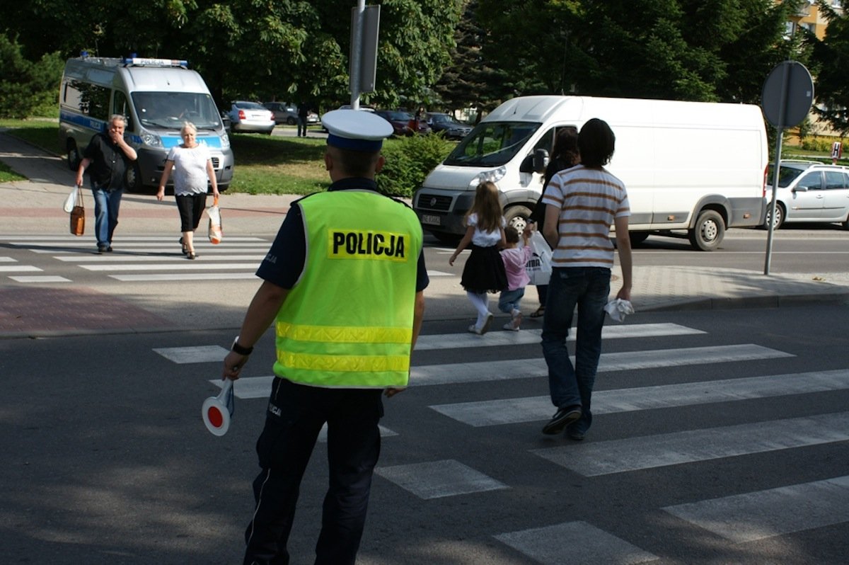 Droga do szkoły obstawiona przez policjantów. Efekt? 0 wypadków!