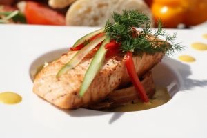 Zamawiał przez 10 godzin posiłki w restauracji. Ale nie zapłacił