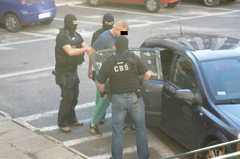 Wymuszali haracze w zamian za ochronę. Trafili do aresztu
