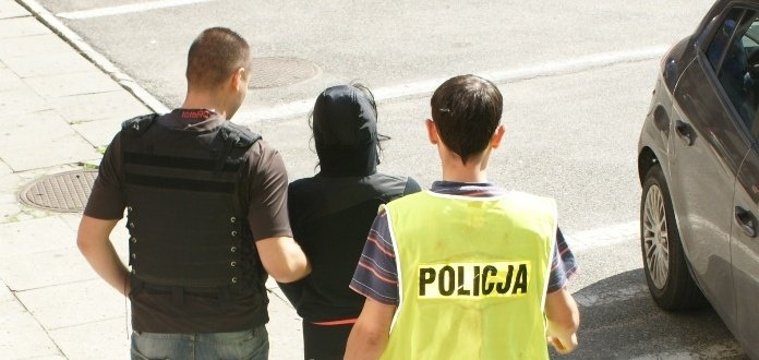 W mieszkaniu przy ul. Beniowskiego policjanci znaleźli sporą ilość narkotyków