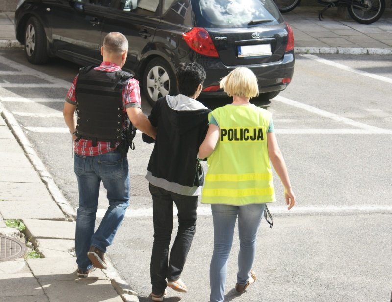 Zastraszali i okradali sąsiadów w hotelowcu przy ul. Łęczyckiej