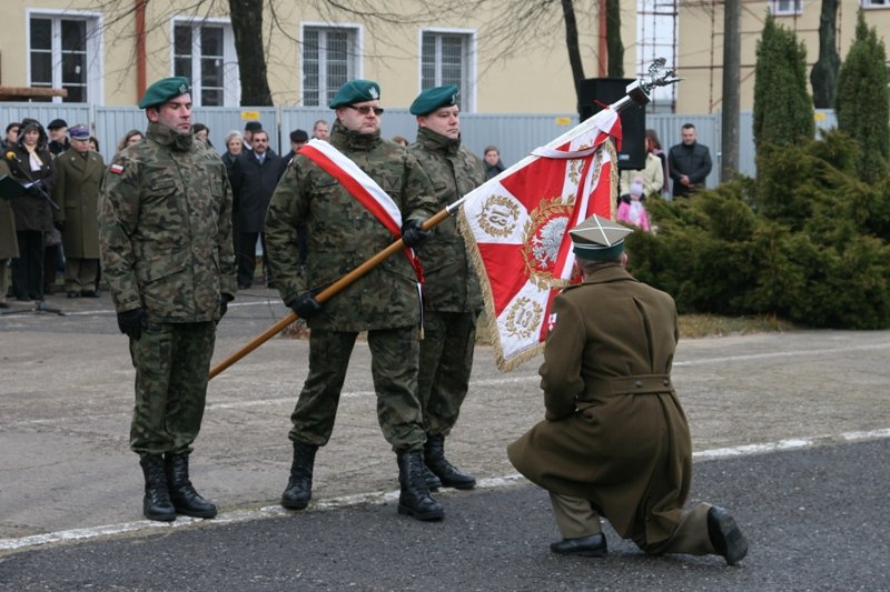 Uroczyste zbiórki w jednostkach z okazji święta Wojska Polskiego