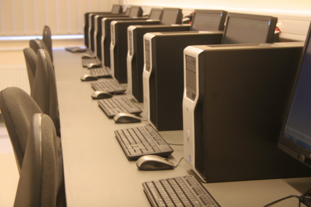Z unijnej kasy na pracownie komputerowe 